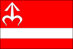 List tvoří tři vodorovné pruhy, červený, bílý a červený, v poměru 8_3_3. V žerďové části horního červeného pruhu bílá zavinutá střela. Poměr šířky k délce listu je 2_3. Vlajka Kvasice