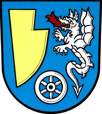 V modrém štítě vpravo zlatá radlice, vlevo stříbrný drak se zlatou brojí, dole stříbrné vozové kolo. Znak Brantice