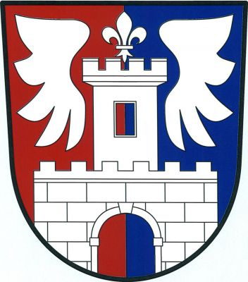 V červeno-modře polceném štítě prázdná kvádrovaná cimbuřová brána, z níž vyniká věž s cimbuřím a prázdným oknem, převýšená lilií a provázená přivrácenými křídly, vše stříbrné. Znak Červený Hrádek