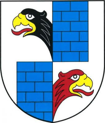 Ve stříbrném štítě odsazený modrý kvádrovaný kůl, z něhož vyniká vpravo nahoře černá a vlevo dole červená hlava orlice, obě se zlatým zobákem a červeným jazykem. Znak Chřenovice