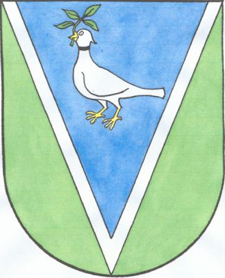 Zelený štít s modrým, stříbrně lemovaným klínem, v něm stříbrná hrdlička se zlatou zbrojí, černým obojkem a zelenou větvičkou v zobáku. Znak Hluboké