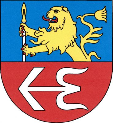 Modro - červeně dělený štít. Nahoře vyrůstající zlatý lev s červenou zbrojí, držící vztyčené stříbrné kopí se zlatým hrotem. Dole položená stříbrná zavinutá střela. Znak Horní Heřmanice
