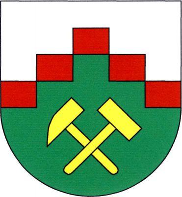 Stříbrno-zeleně pěti stupni dělený štít, na každém stupni červená kostka, pod nimi zlatá zkřížená hornická kladívka. Znak Hostomice