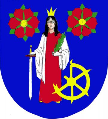 V modrém štítě korunovaná postava Kateřiny Alexandrijské v červeném šatě se stříbrným pláštěm, stříbrným postaveným mečem v pravé a zelenou palmovou ratolestí v levé ruce a zlatým zlámaným nožovým kolem u levé nohy, provázená nahoře dvěma červenými šestilistými růžemi se zlatými semeníky a zelenými kališními lístky. Znak Kateřinice