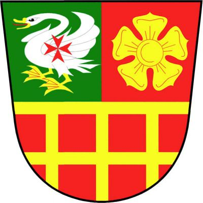 V červeném štítě vpravo nahoře zelená čtvrť, v ní stříbrná labuť se zlatou zbrojí, červeným jazykem a červeným maltézským křížem na křídle. Vlevo nahoře růže, dole mříž, vše zlaté. Znak Krsy