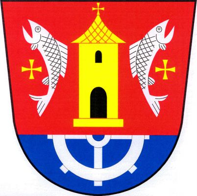 V červeném štítě nad modrou patou s vynikající stříbrnou polovinou palečného kola zlatá věž s černou branou a oknem, se zlatou stanovou střechou zakončenou křížkem, provázená dvěma odvrácenými prohnutými vztyčenými stříbrnými lososy se zlatým tlapatým křížkem pod břichem. Znak Lobodice