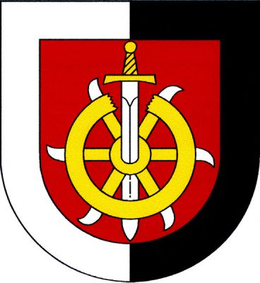 V červeném štítě se stříbrno-černě polceným lemem zlaté, nahoře rozlomené kolo sv. Kateřiny se stříbrnými noži, jehož středem prochází postavený stříbrný meč se zlatým jílcem a záštitou. Znak Merboltice
