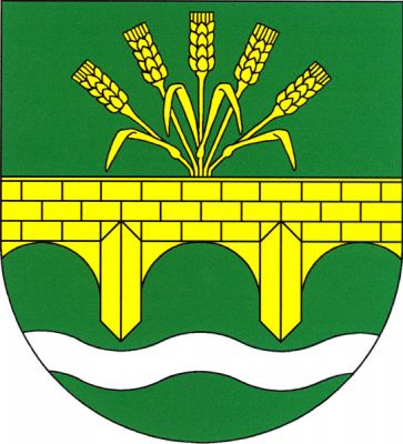 V zeleném štítě nad stříbrným vlnitým břevnem v patě štítu zlatý kvádrovaný most do krajů se třemi oblouky a dvěma pilíři, z něhož vyrůstá pět odkloněných zlatých obilných klasů. Znak Odrava