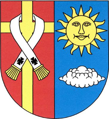 V červeno - modře polceném štítě vpravo zlatý latinský kříž do krajů se stříbrnou štolou se zlatými třásněmi a černými tlapatými křížky, obtočenou okolo horního ramene a s přeloženými konci před křížem, vlevo zlaté slunce s tváří nad stříbrným mrakem. Znak Opařany