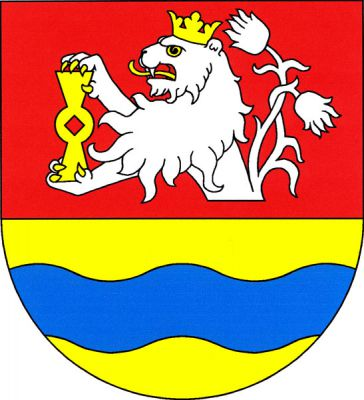 V červeno-zlatě děleném štítě nahoře polovina českého lva držícího v tlapách postavenou zlatou kypřici, dole modré vlnité břevno. Znak Píšťany