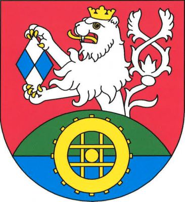 V červeném štítě vyrůstá ze zeleno-modře děleného vrchu se zlatým mlýnským kolem stříbrný dvouocasý korunovaný lev se zlatou zbrojí držící v tlapách stříbrno-modře kosmo čtvrcenou routu. Znak Pomezí nad Ohří