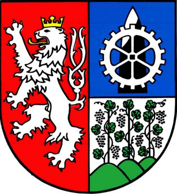 Štít polcený, v levé polovině dále dělený. V pravém červeném poli stříbrný dvouocasý lev se zlatou zbrojí korunovaný zlatou korunou. V levém horním modrém poli je homole cukru přirozených barev v černém obalu, na které je položeno stříbrné ozubené kolo. V patě spodního levého stříbrného pole jsou tři pahorky porostlé trávníkem přirozených barev, kterých jsou i hrozny, jež keře nesou. Znak Praha 9