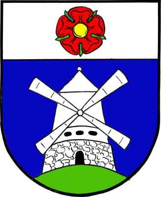 V modrém štítě pod stříbrnou hlavou s červenou růží se zlatým semeníkem a zelenými kališními lístky stříbrný zděný větrný mlýn na zeleném návrší. Znak Příčovy