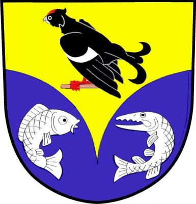 Zlato-modře snížený zkráceným vydutým klínem dělený štít. Nahoře na větvi tokající tetřívek přirozené barvy. Dole vpravo kapr, vlevo štika, obojí stříbrné a přivrácené. Znak Přívrat