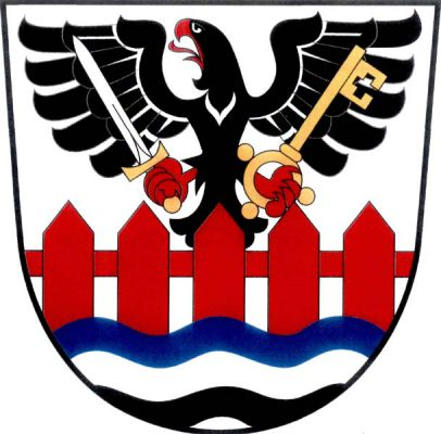 Ve stříbrném štítě v patě dvě vlnitá břevna, modré a černé, z modrého vyrůstá červený prkenný plot, z něhož vyniká černá orlice s červenou zbrojí držící v pravém pařátu stříbrný meč se zlatým jílcem a v levém zlatý klíč. Znak Slatina
