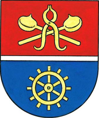 Červeno-modře zúženým stříbrným břevnem dělený štít, nahoře vztyčené kovářské kleště podložené zkříženými slévačskými lžícemi, dole mlýnské kolo, vše zlaté. Znak Stará Huť
