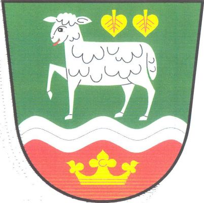 V zeleno - červeně sníženým stříbrným vlnitým břevnem děleném štítě nahoře stříbrná vykračující ovce provázená nad hřbetem dvěma svěšenými zlatými lipovými listy, dole zlatá koruna. Znak Vysoký Újezd